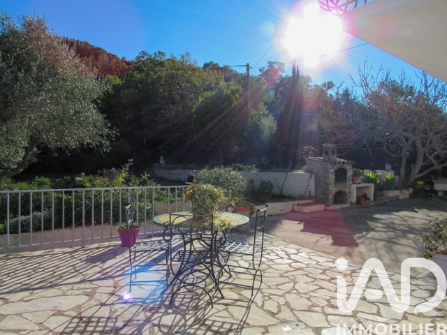 Vente  Maison de 181 m² à Les Adrets de l'Estérel 799 000 euros Réf: SFN-1895013