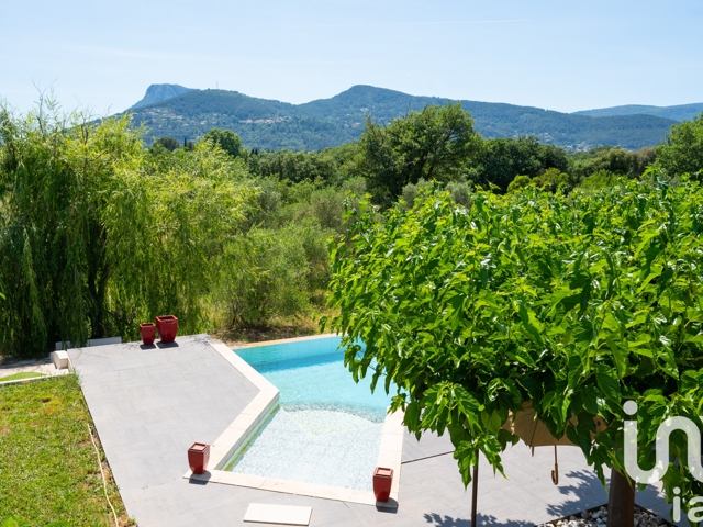 Vente  Maison de 290 m² à Solliès Pont 899 000 euros Réf: SFN-1773573