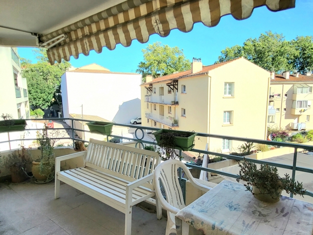 Vente  Appartement F3  de 64 m² à Six-Fours 323 500 euros Réf: SFN-1879135