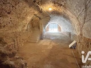 Vente  Garage de 70 m² à Fréjus 70 000 euros Réf: SFN-1906285