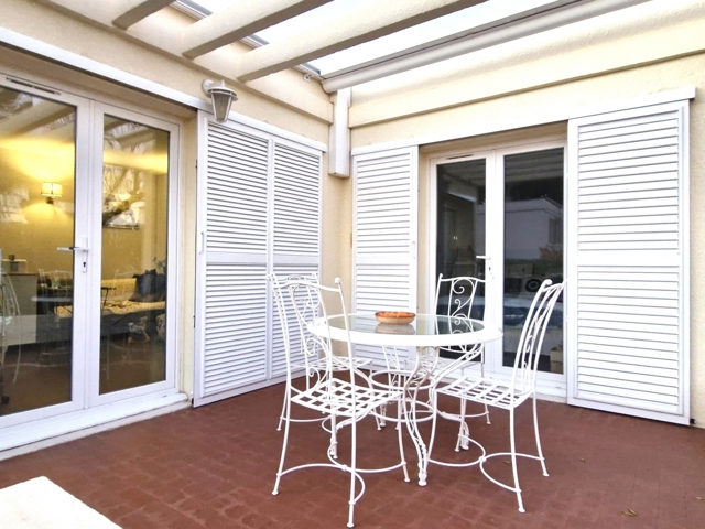 Vente  Appartement F3  de 35 m² à Bandol 295 000 euros Réf: SFN-1906301