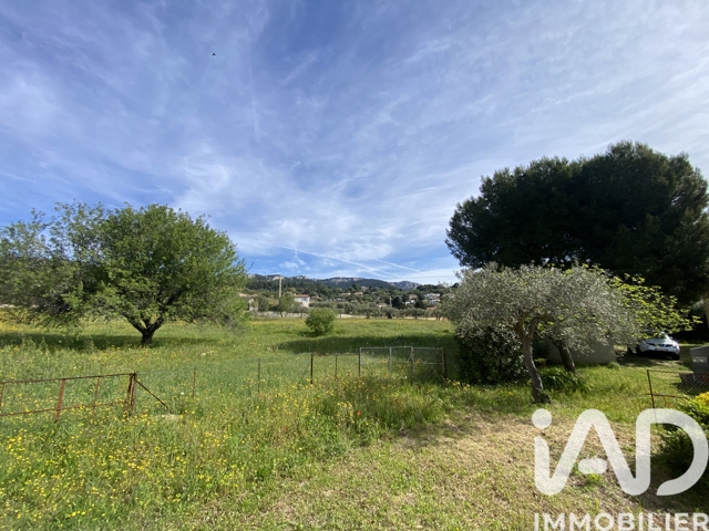 Vente  Terrain de 1676 m² à Ollioules 360 000 euros Réf: SFN-1908600