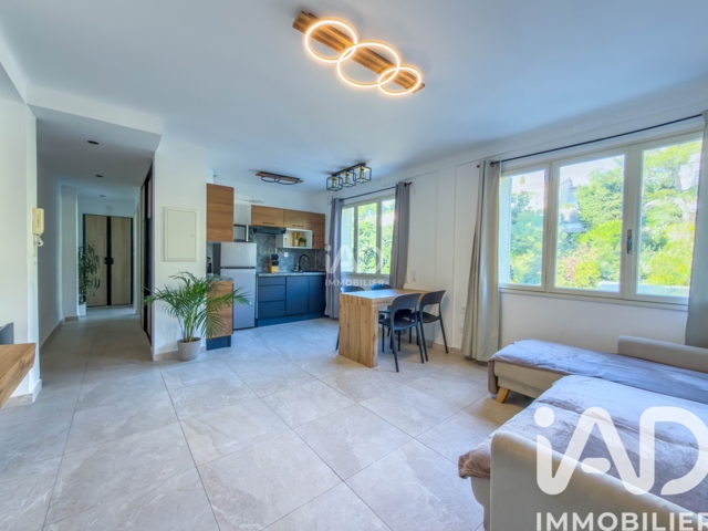 Vente  Appartement T2  de 41 m² à Saint Raphaël 168 000 euros Réf: SFN-1910310