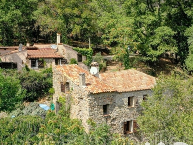 Vente  Maison de 195 m² à Flayosc 650 000 euros Réf: SFN-1881534