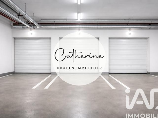 Vente  Garage de 29 m² à Hyères 33 000 euros Réf: SFN-1911450