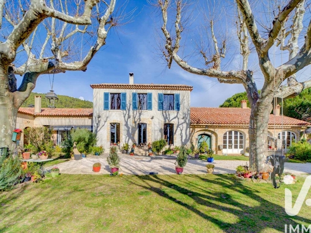 Vente  Maison de 660 m² à Solliès Pont 1 750 000 euros Réf: SFN-1881455