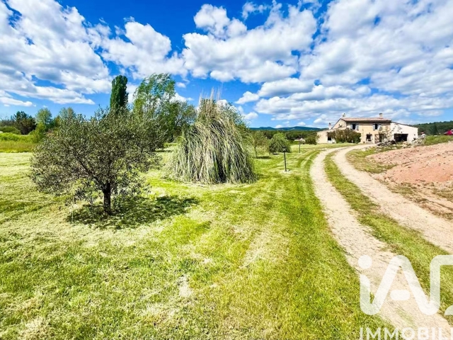 Vente  Maison de 132 m² à Villecroze 351 000 euros Réf: SFN-1915568