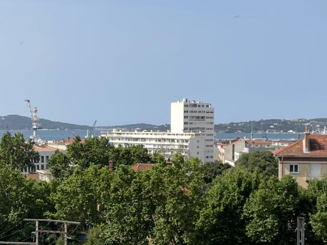 Vente  Appartement T4  de 88 m² à Toulon 176 000 euros Réf: SFN-1908262