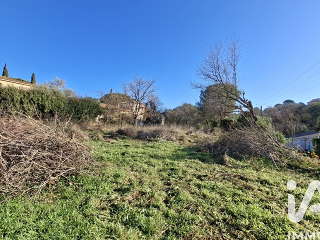 Vente  Terrain de 1899 m² à Vidauban 299 000 euros Réf: SFN-1916077