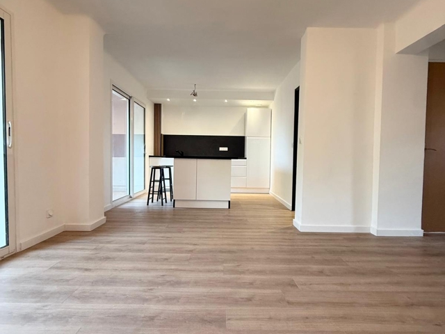 Vente  Appartement T5  de 80 m² à Toulon 169 000 euros Réf: SFN-1917242