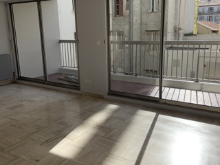 Vente  Appartement T2  de 61 m² à Toulon 252 000 euros Réf: SFN-1918025