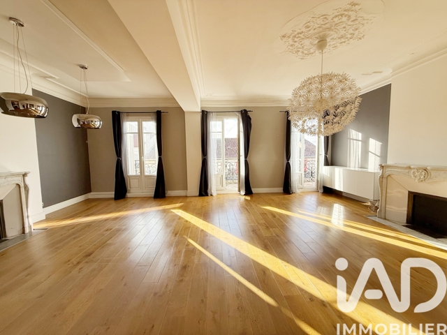 Vente  Appartement T5  de 175 m² à Toulon 598 000 euros Réf: SFN-1911041