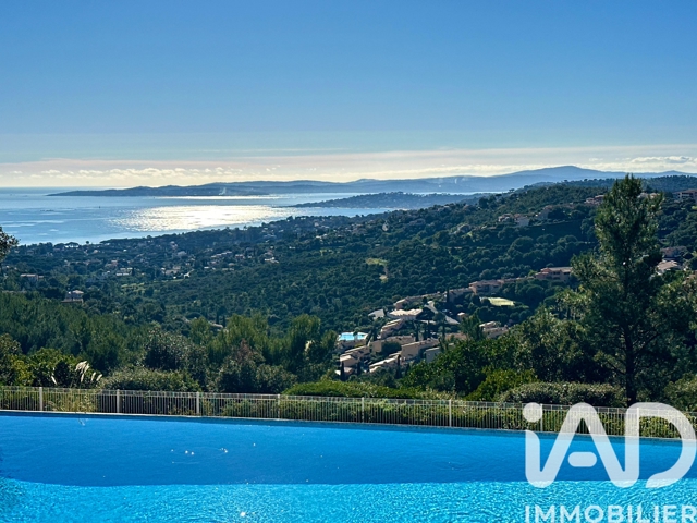 Vente  Appartement F2  de 37 m² à Roquebrune sur Argens 235 000 euros Réf: SFN-1920194