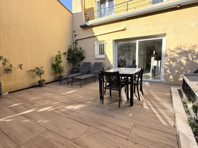 Vente  Maison de 105 m² à Solliès Pont 339 000 euros Réf: SFN-1919223