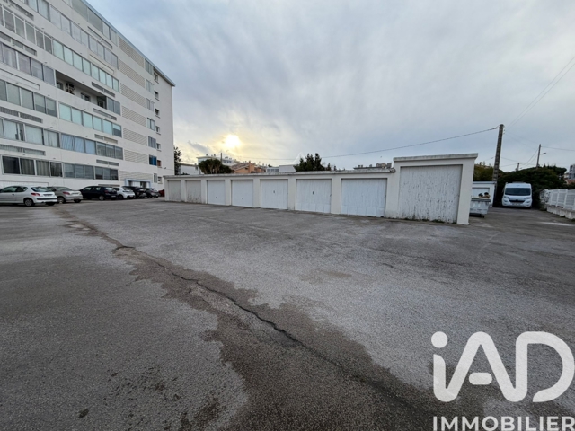 Vente  Garage de 15 m² à La Seyne 35 000 euros Réf: SFN-1920947