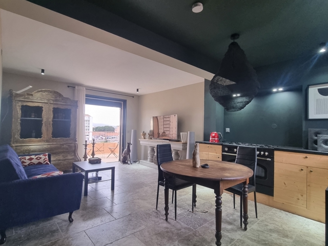 Vente  Appartement T2  de 42 m² à Toulon 155 000 euros Réf: SFN-1921794