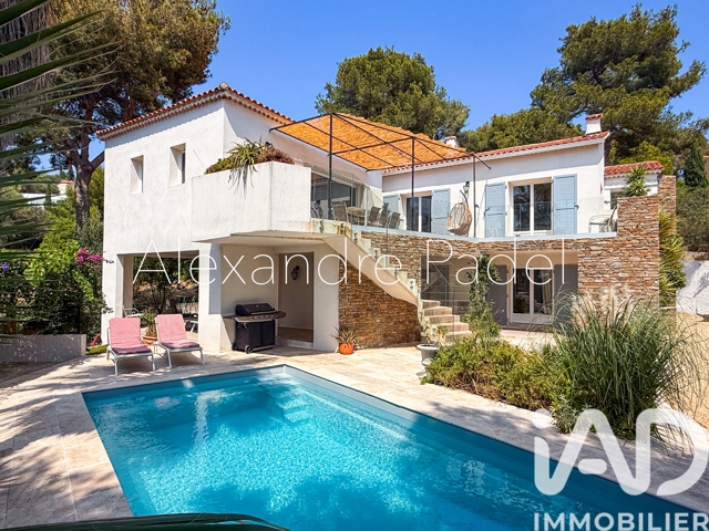 Vente  Maison de 270 m² à Carqueiranne 1 768 000 euros Réf: SFN-1908339