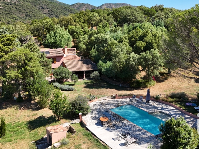 Vente  Maison de 248 m² à Bormes les Mimosas 1 895 000 euros Réf: SFN-1875389