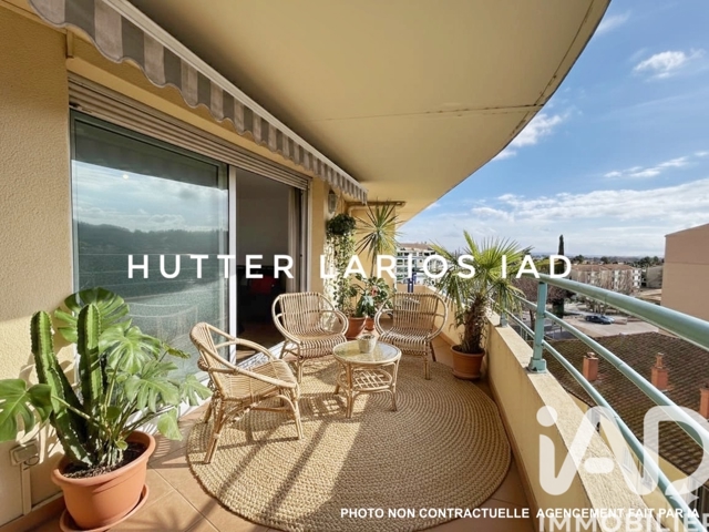 Vente  Appartement T5  de 110 m² à Hyères 450 000 euros Réf: SFN-1924884
