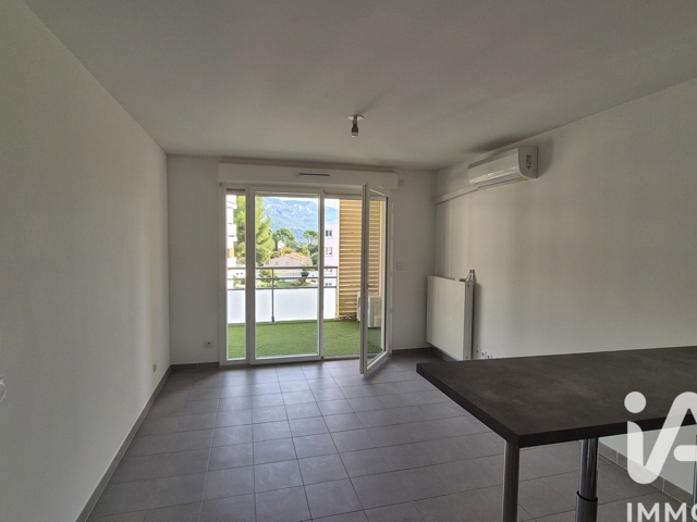 Vente  Appartement F2  de 38 m² à Toulon 159 000 euros Réf: SFN-1926990