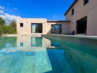 Vente  Maison de 155 m² à Draguignan 469 000 euros