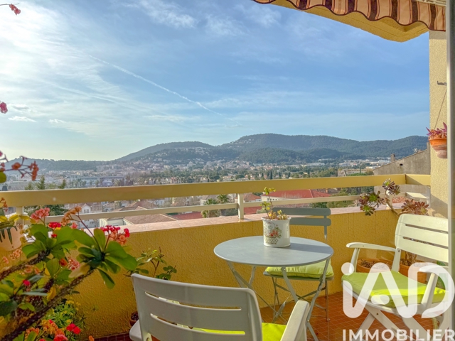 Vente  Appartement T3  de 73 m² à Hyères 319 000 euros Réf: SFN-1931261