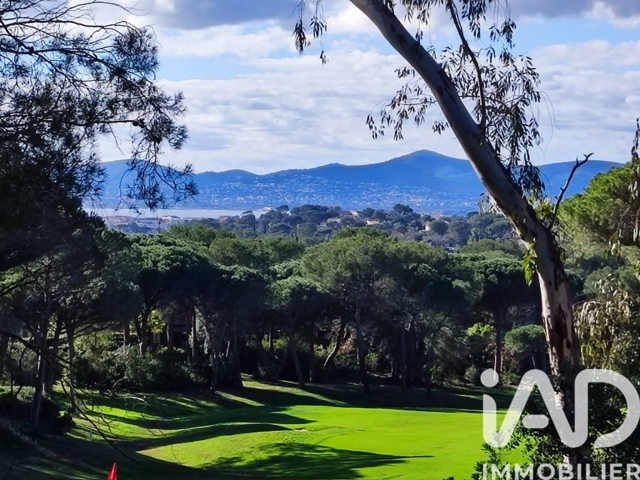 Vente  Appartement T3  de 43 m² à Saint Raphaël 205 000 euros Réf: SFN-1928312