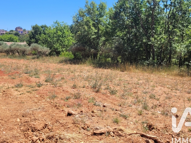 Vente  Terrain de 789 m² à Montmeyan 86 000 euros Réf: SFN-1933847