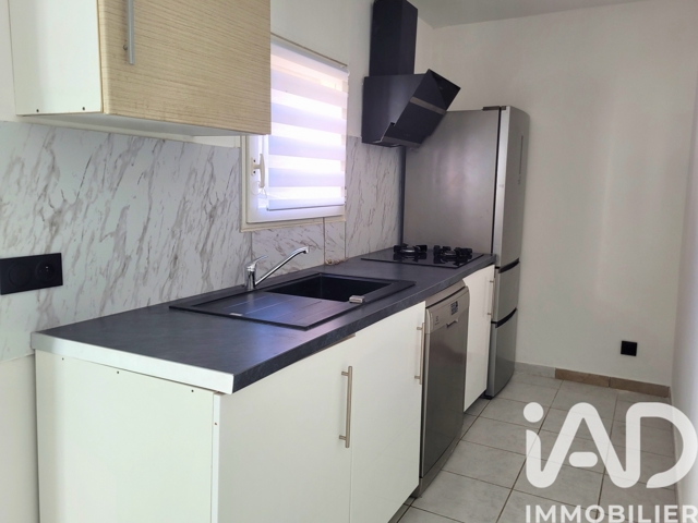 Vente  Appartement T3  de 47 m² à Saint Maximin la Sainte Baume 145 000 euros Réf: SFN-1905275