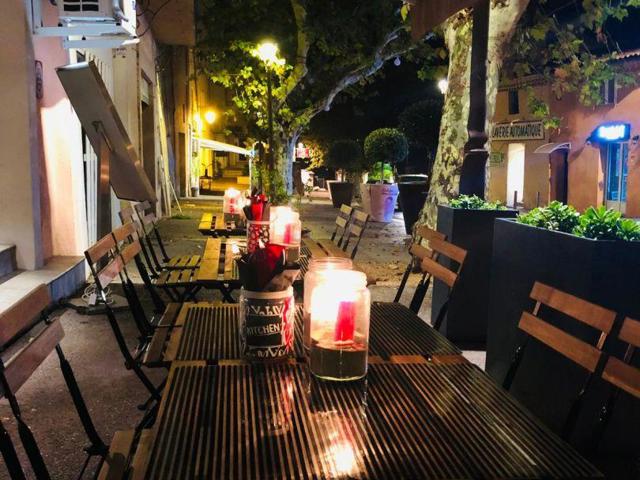 Vente  Local commercial de 80 m² à Fréjus 88 000 euros Réf: SFN-1933557