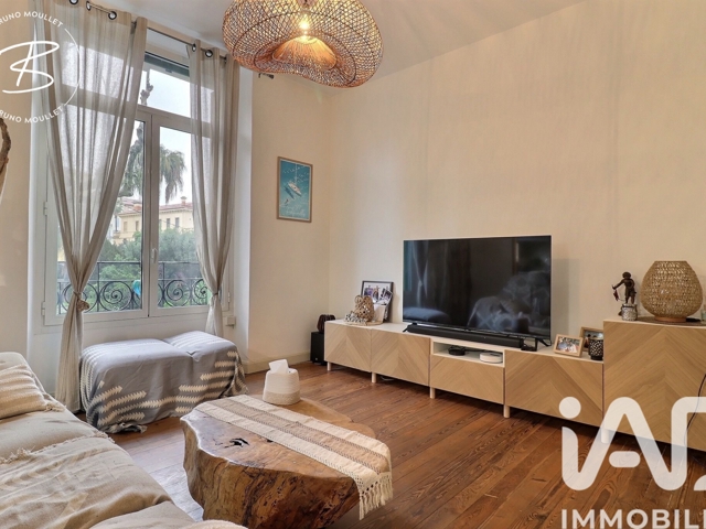 Vente  Appartement T4  de 81 m² à Hyères 355 000 euros Réf: SFN-1928968