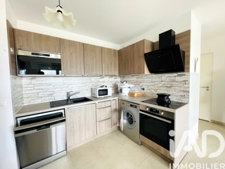 Vente  Appartement T2  de 52 m² à Hyères 312 000 euros Réf: SFN-1935800