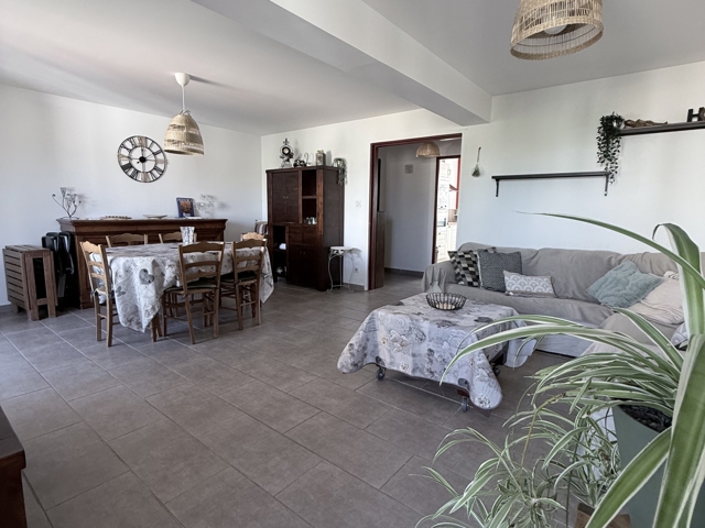 Vente  Appartement T4  de 80 m² à Toulon 190 000 euros Réf: SFN-1837495