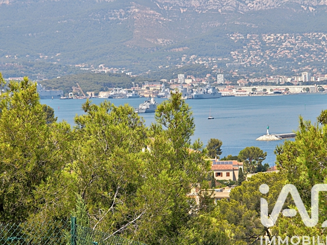 Vente  Appartement F5  de 129 m² à Saint Mandrier 555 000 euros Réf: SFN-1939234