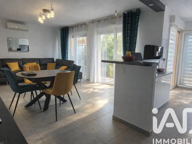 Vente  Appartement T3  de 67 m² à Hyères 253 000 euros Réf: SFN-1941690