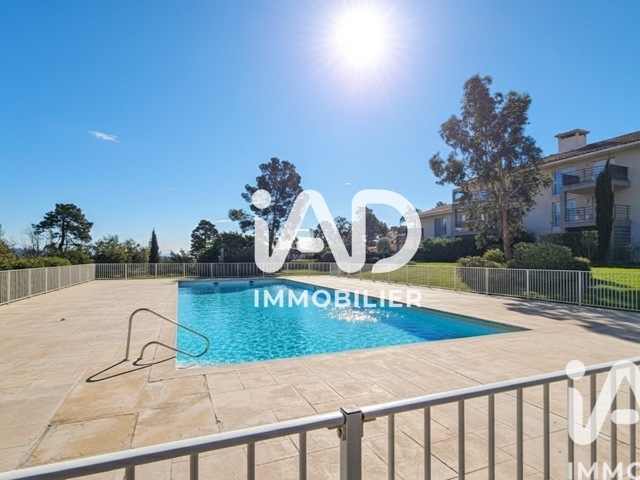 Vente  Appartement F3  de 57 m² à Roquebrune sur Argens 249 000 euros Réf: SFN-1912652