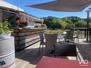 Vente  Local commercial de 63 m² à La Martre 82 500 euros Réf: SFN-1942418