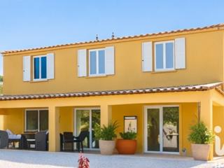Vente  Maison de 158 m² à Fréjus 675 000 euros