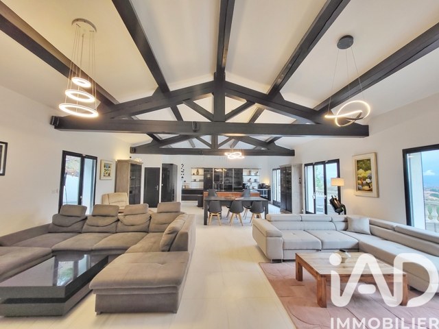Vente  Maison de 237 m² à Cuers 1 290 000 euros Réf: SFN-1941438