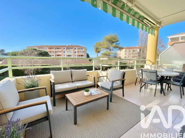 Vente  Appartement T2  de 42 m² à Saint Raphaël 254 000 euros Réf: SFN-1920146