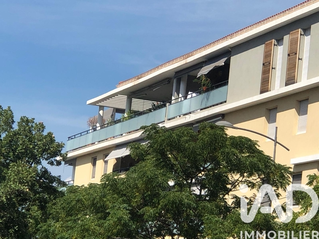 Vente  Appartement T5  de 120 m² à Saint Raphaël 998 000 euros Réf: SFN-1948092