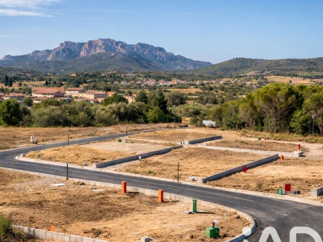 Vente  Terrain de 453 m² à Roquebrune sur Argens 198 000 euros Réf: SFN-1947082