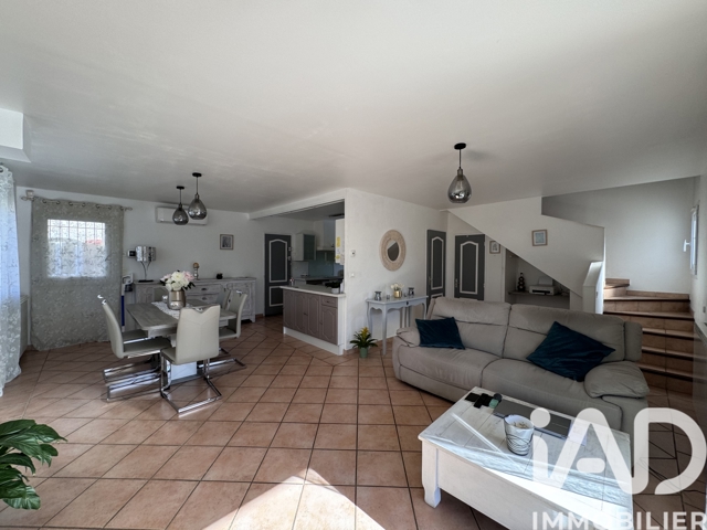 Vente  Maison de 100 m² à Saint Cyr Sur Mer 729 000 euros Réf: SFN-1945290