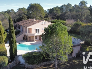 Vente  Maison de 216 m² à Besse sur Issole 599 000 euros