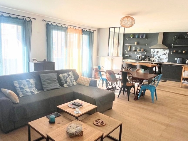 Vente  Appartement F3  de 83 m² à Toulon 175 000 euros Réf: SFN-1960602