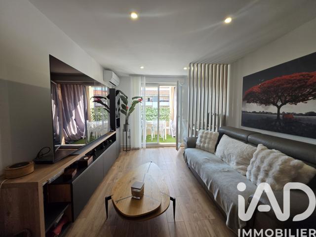 Vente  Appartement F2  de 43 m² à Roquebrune sur Argens 210 000 euros Réf: SFN-1970549