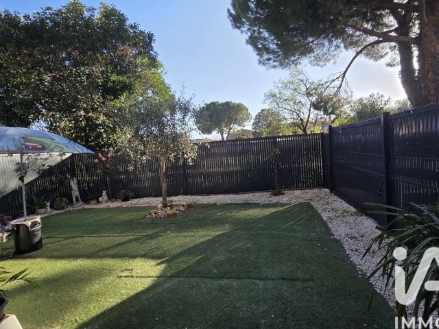 Vente  Appartement F2  de 42 m² à La Crau 239 000 euros Réf: SFN-1970630