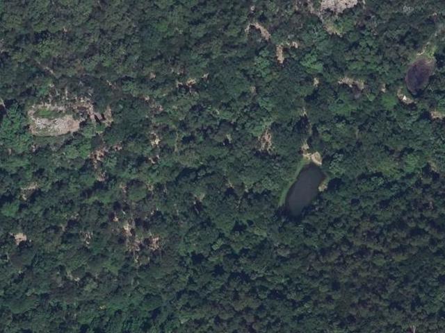 Vente  Terrain de 830000 m² à Collobrières 405 000 euros Réf: SFN-1966777