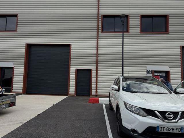 Vente  Local commercial de 260 m² à Signes 495 000 euros Réf: SFN-1973062