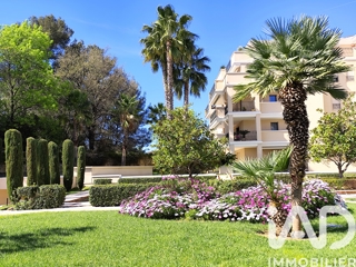 Vente  Appartement F2  de 46 m² à Hyères 329 800 euros
